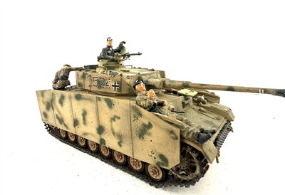 Tamiya 35262 Panzerkampfwagen IV Ausf.J mit Figuren 1:35