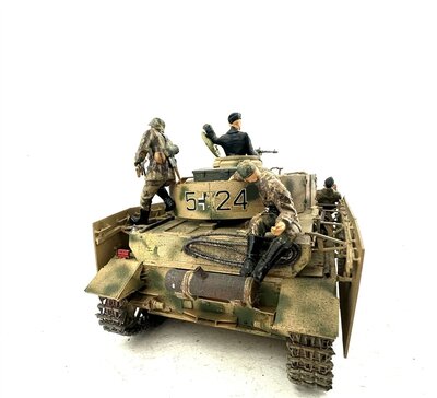 Tamiya 35262 Panzerkampfwagen IV Ausf.J mit Figuren 1:35