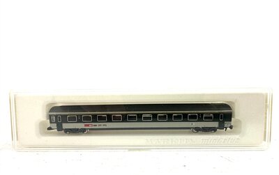 M�rklin 8745 Z L�tschbergbahn Schnellzugwagen 1.Kl. der BLS