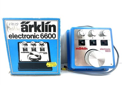 M�rklin 6600 electronic H0 Vorderansicht Analog-Fahrger�t mit OVP