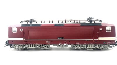 M�rklin 3743 H0 Vorderansicht Elektrolok 243 Ep.IV der DR digital Neuwertig