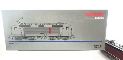 M�rklin 3743 H0 Elektrolok 243 Ep.IV der DR digital | Neuwertig