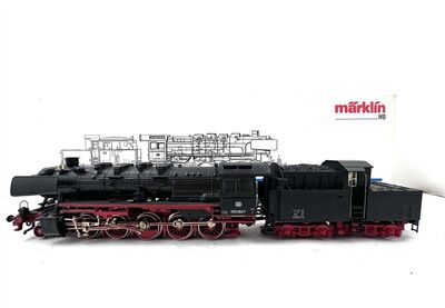 Seitenansicht M�rklin 3084 H0 AC Dampflok BR 050 der DB Rauch OVP