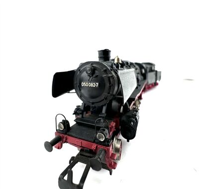 Frontansicht M�rklin 3084 H0 AC Dampflok BR 050 der DB
