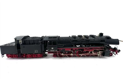 M�rklin 3084 H0 AC Dampflok BR 050 der DB Rauch