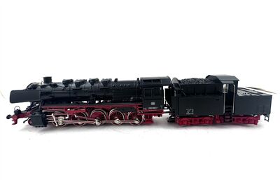 Seitenansicht M�rklin 3084 H0 AC Dampflok BR 050 der DB TOP