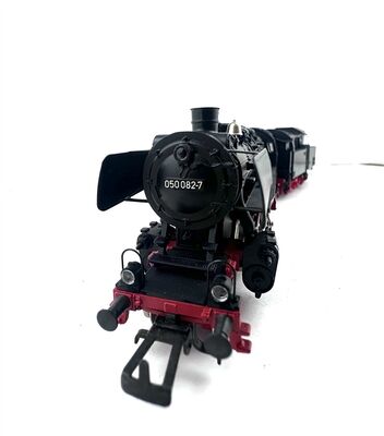 Frontansicht M�rklin 3084 H0 AC Dampflok BR 050 der DB