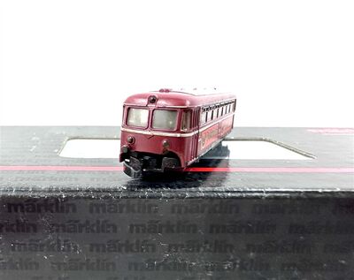 Frontansicht M�rklin 8831 Z Schienenbus BR 798 "J�germeister" der DB