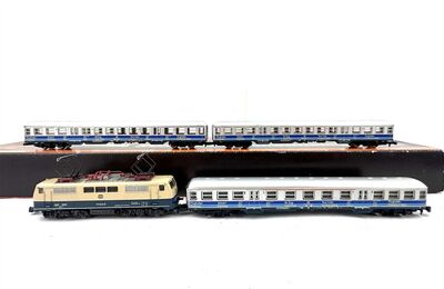 Vorderansicht M�rklin 8105 Zugset Airport Express der DB...