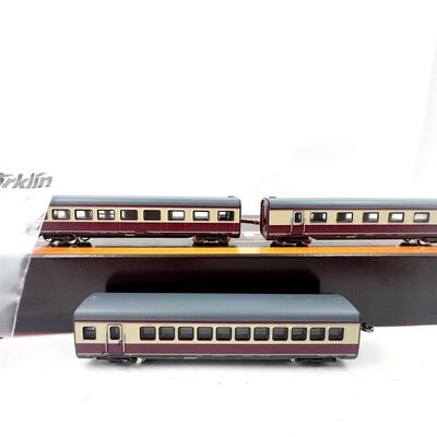 Vorderansicht M�rklin 8793 TEE Wagenset Ep.III der DB in Spur Z
