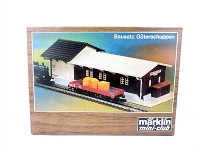 Vorderansicht M�rklin 8971 Spur Z G�terschuppen Bausatz Erstauflage OVP