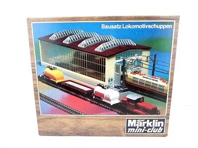 Vorderansicht M�rklin 8966 Bausatz Lokschuppen 2-st�ndig...