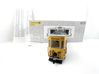 Frontansicht Hobbytrain 010035 H0 Post-Triebwagen P2.8 Post-Stra�enbahn