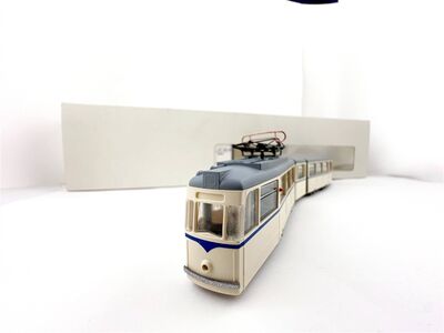 Frontansicht Herrmann & Partner 16213 H0 Gelenktriebwagen G4 mit pmt Antrieb