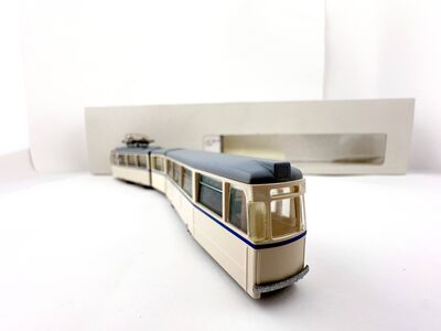 Frontansicht Herrmann & Partner 16213 H0 Gelenktriebwagen G4