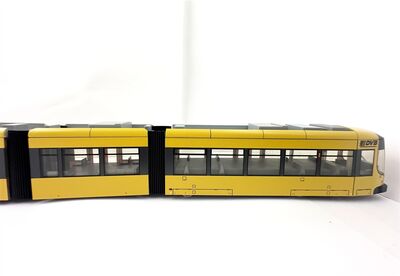 Leopold Halling H0 Bombardier Flexity NGT D12 DD mit Antrieb