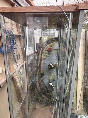 IKEA DETOLF Glasvitrine Buche-Optik inkl. Beleuchtung