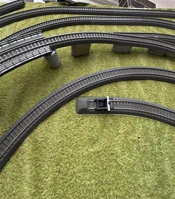 M�rklin H0 Modelleisenbahn-Anlage (C-Gleis) mit Br�cken-Aufbau