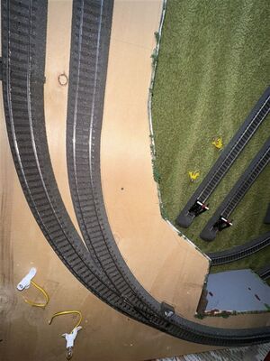 M�rklin H0 Modelleisenbahn-Anlage (C-Gleis) mit Br�cken-Aufbau