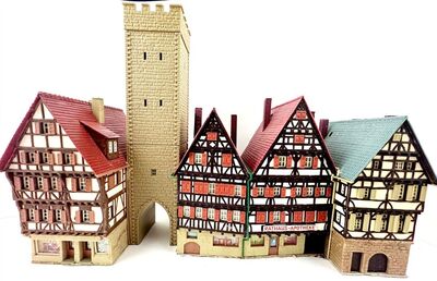 Kibri H0 Altstadtzeile mit Rathaus-Apotheke Fachwerk mit Stadttor
