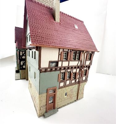 Kibri H0 Altstadtzeile mit Rathaus-Apotheke Fachwerk mit Stadttor