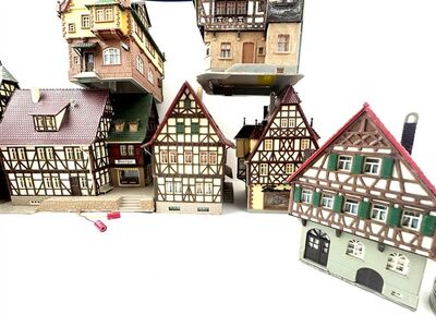 Faller + Vollmer H0 Altstadtzeile Fachwerk-H�user 6 St�ck
