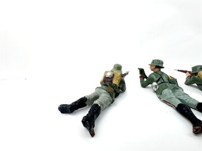 Lineol & Elastolin Masse Figuren WW2 liegende Soldaten 6 St�ck