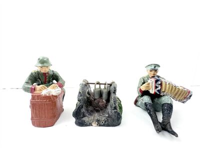 Elastolin Masse Figuren WW2 Rastende Soldaten an Feuerstelle &ndash; Musiker