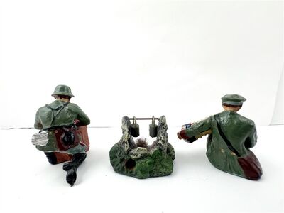 Elastolin Masse Figuren WW2 Rastende Soldaten an Feuerstelle &ndash; Musiker